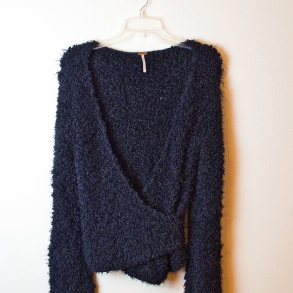 Free People Fuzzy Black V Neck Chunky Sweater Size S - Picture 2 of 7